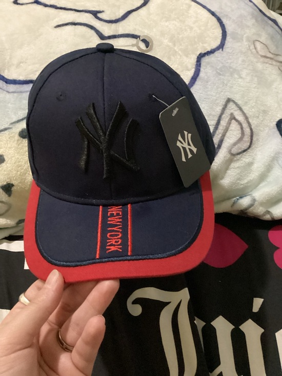 Other - New York adjustable fit hat